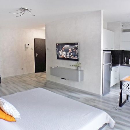 Art Apartments Вроцлав Екстериор снимка